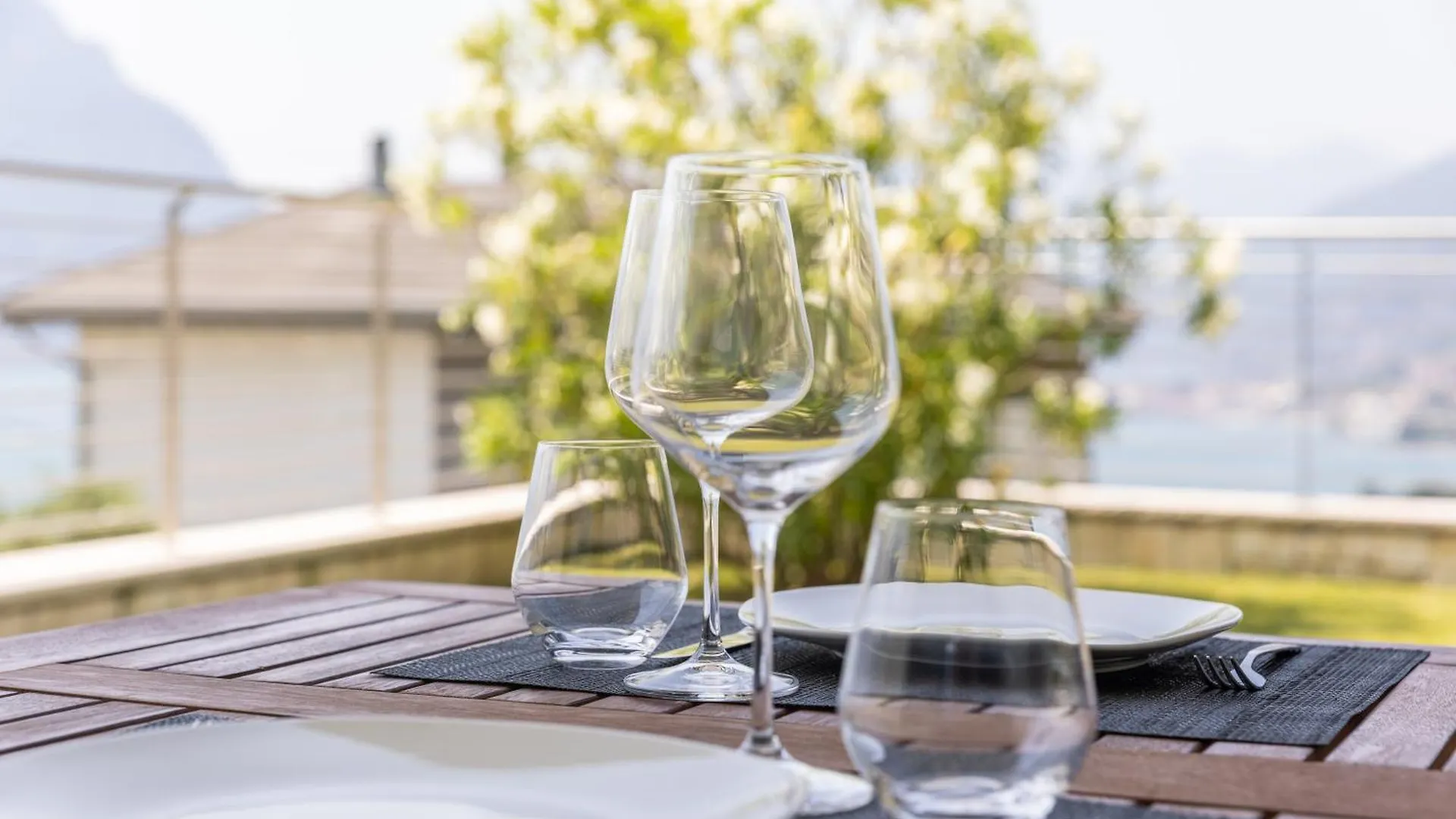 Iseolakerental - Il Nido Al Sole Costa Volpino Apartman